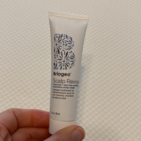 Briogeo Scalp Revival Charcoal and Tea Tree Cooling Hydration Scalp Mask Sample - Picture 1 of 6